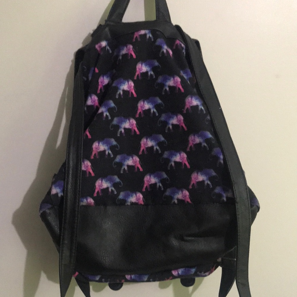 Back pack - Picture 3 of 3